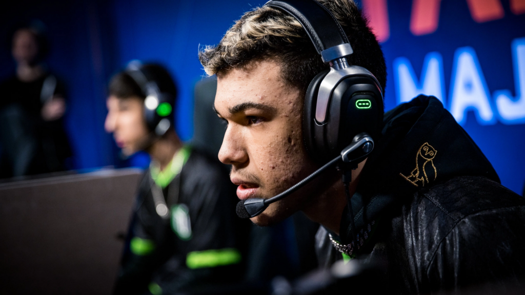 Report: KRÜ looking to add AztromicK