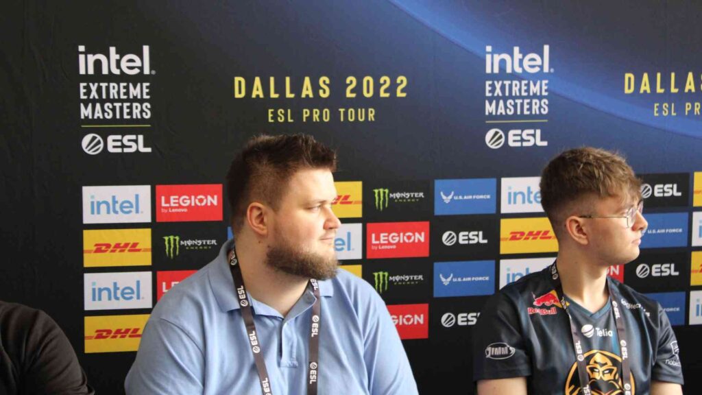 Snax: “I like playing on LAN… I cannot focus online… if it is on LAN, I’m a beast”