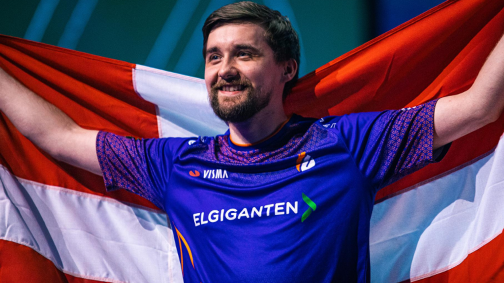 HooXi On The Bench In G2