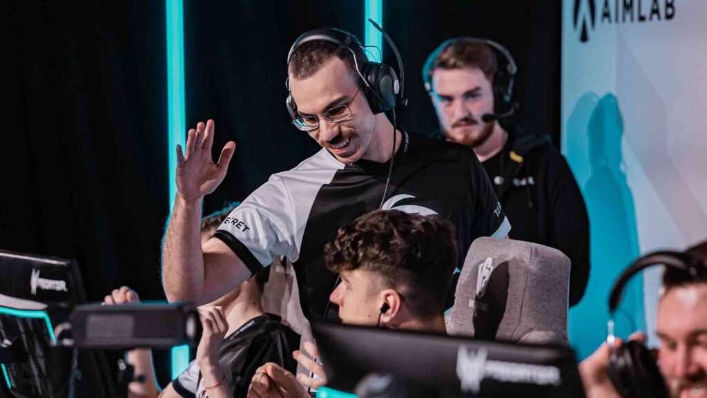 Report: Falcons R6 signs Twister on loan