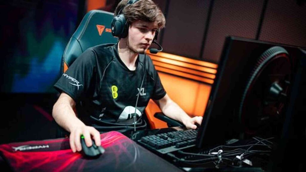 What would have happened if Mikyx had stayed in Excel?