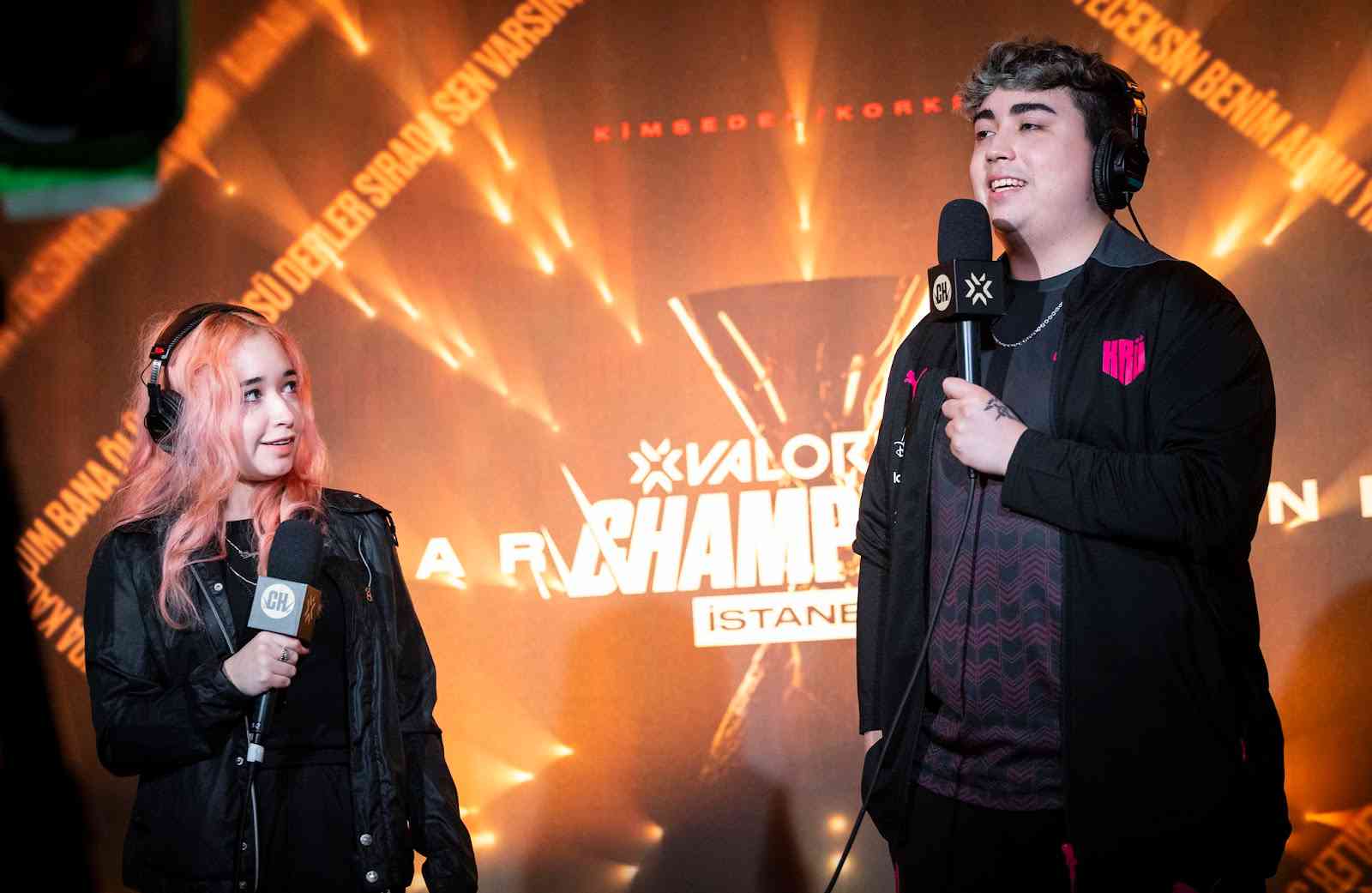 Dryad working an interview with KRU Esports' Roberto 