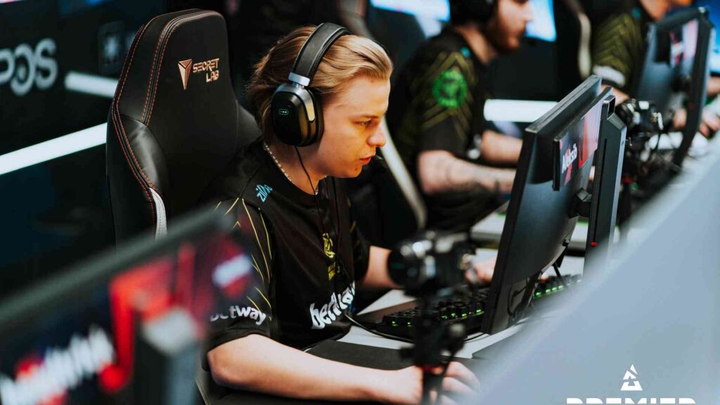 Aleksib: “headtr1ck is inexperienced, but with experience, he’s going to be good.”