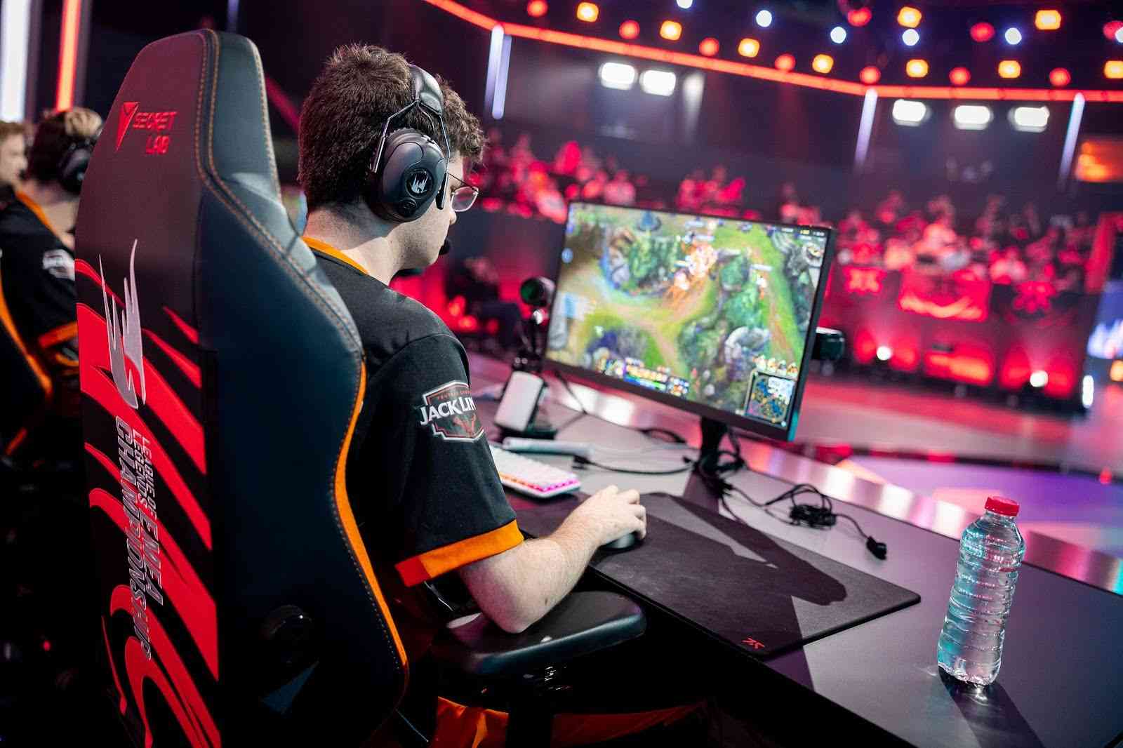 Playing on stage is a new, frightening experience for some, but after 9 years, it wouldn't have the same feeling. Image by Michal Konkol/Riot Games.