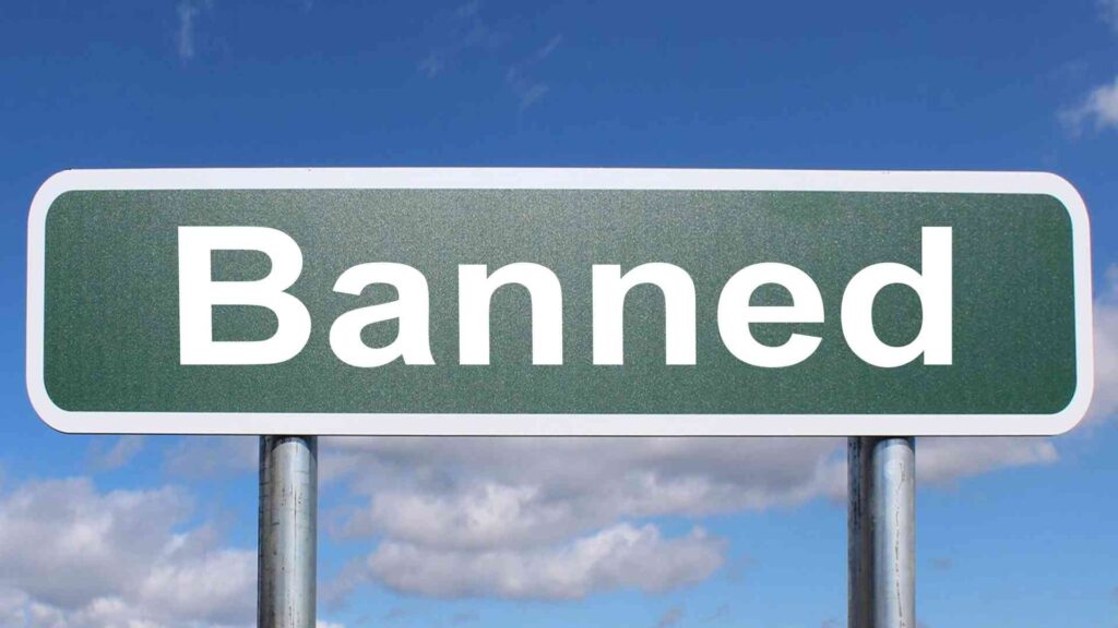 Valve permanently bans 10 Dota 2 players