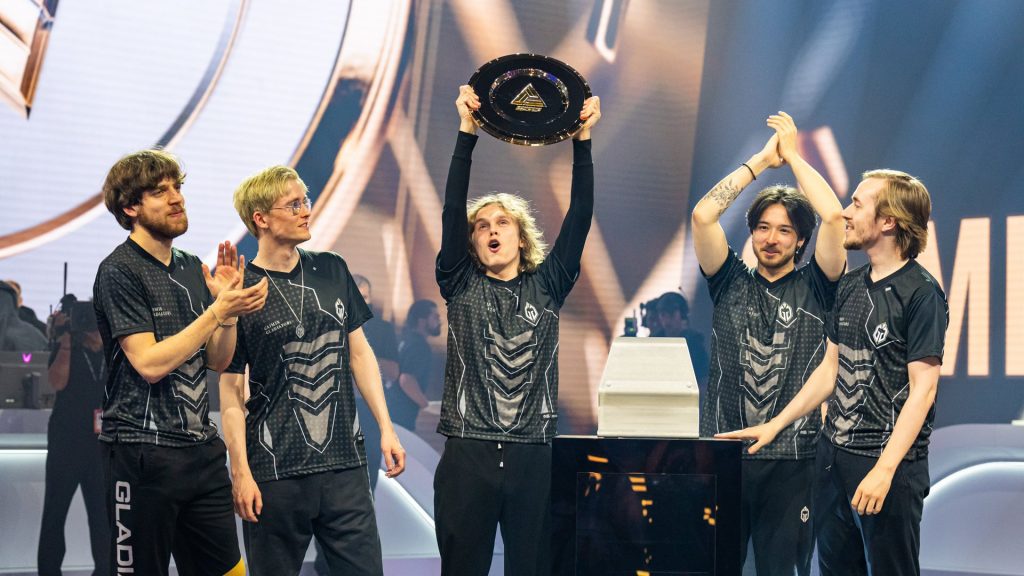 Gaimin Gladiators lifting the trophy of the Riyadh Masters 2024