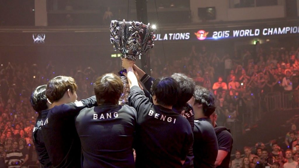 SKT lifting the tropy at Worlds 2015