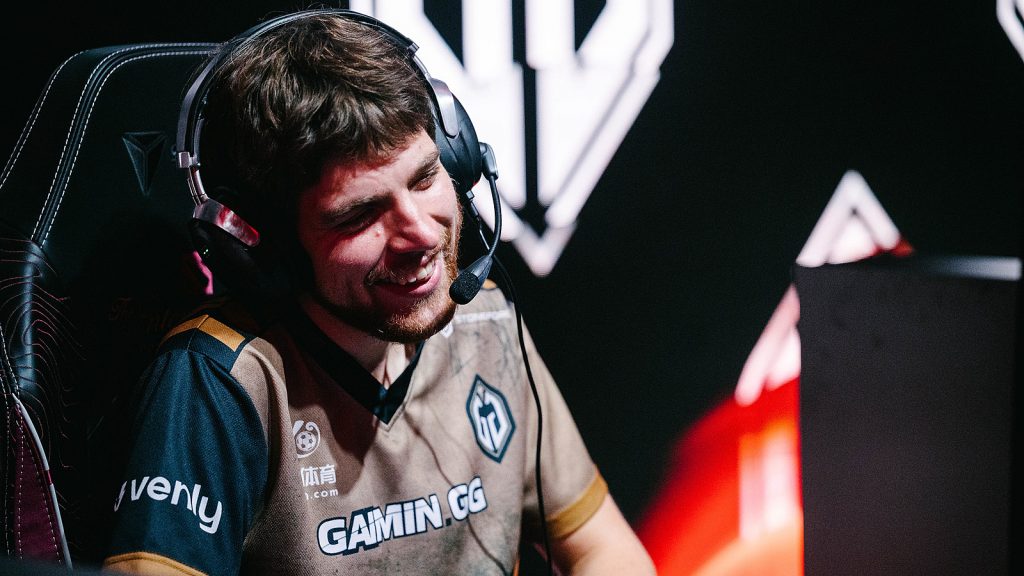 Seleri from Gaimin Gladiators