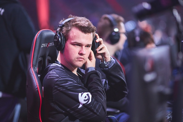 Khezu, a Dota 2 player