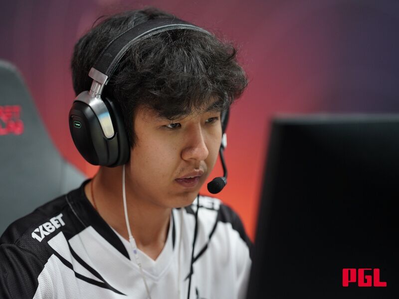 Passion UA Sign try and Senzu, Confirm hallzerk Exit