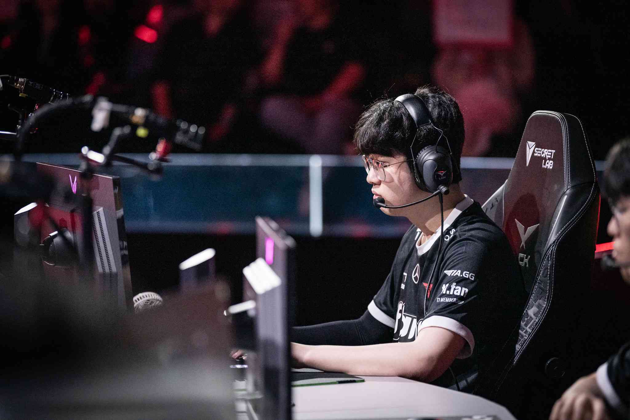 Choi âZeusâ Woo-je here reflects T1âs post-MSI hangover (Image Credits: LoL Esports Korea).