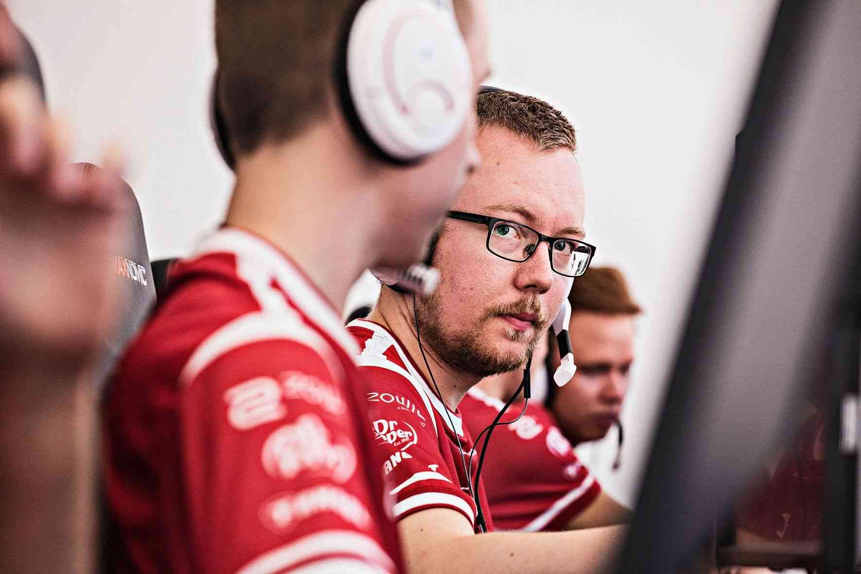 ChrisJ with MOUZ at ESG Tour Mykonos 2017. Credit: ESL Tour