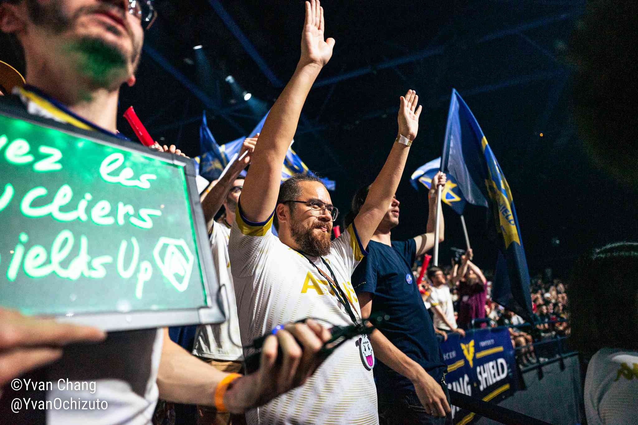 Aegis co-owner and pioneer French streamer Mister MV cheering for his team at the LFL Days.