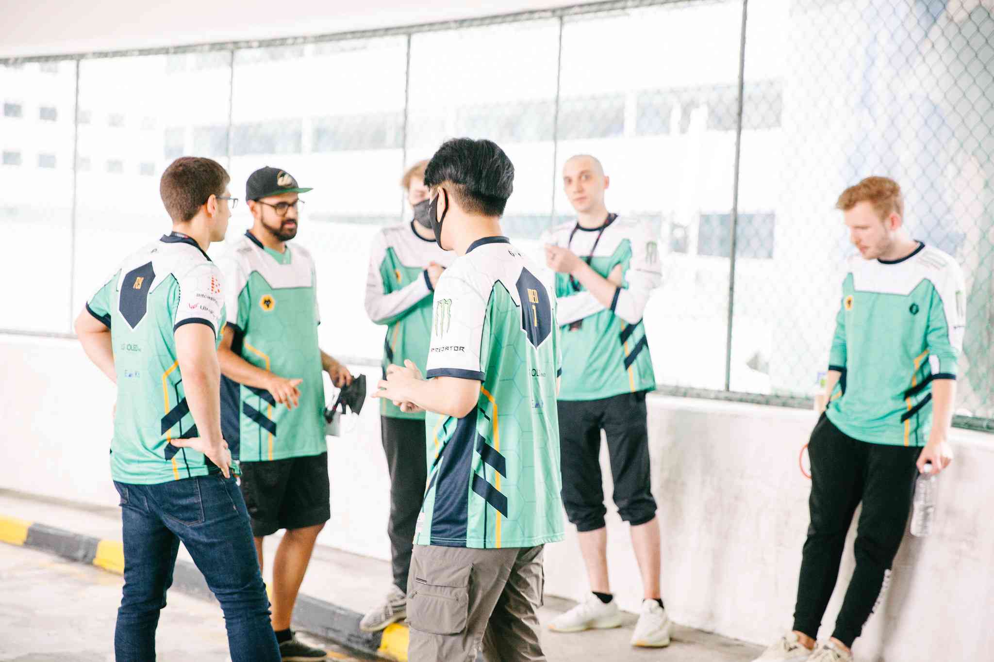 Despite confronting various obstacles, Cr1t- and Arteezy remained together all the same (Image Credits: Valve)