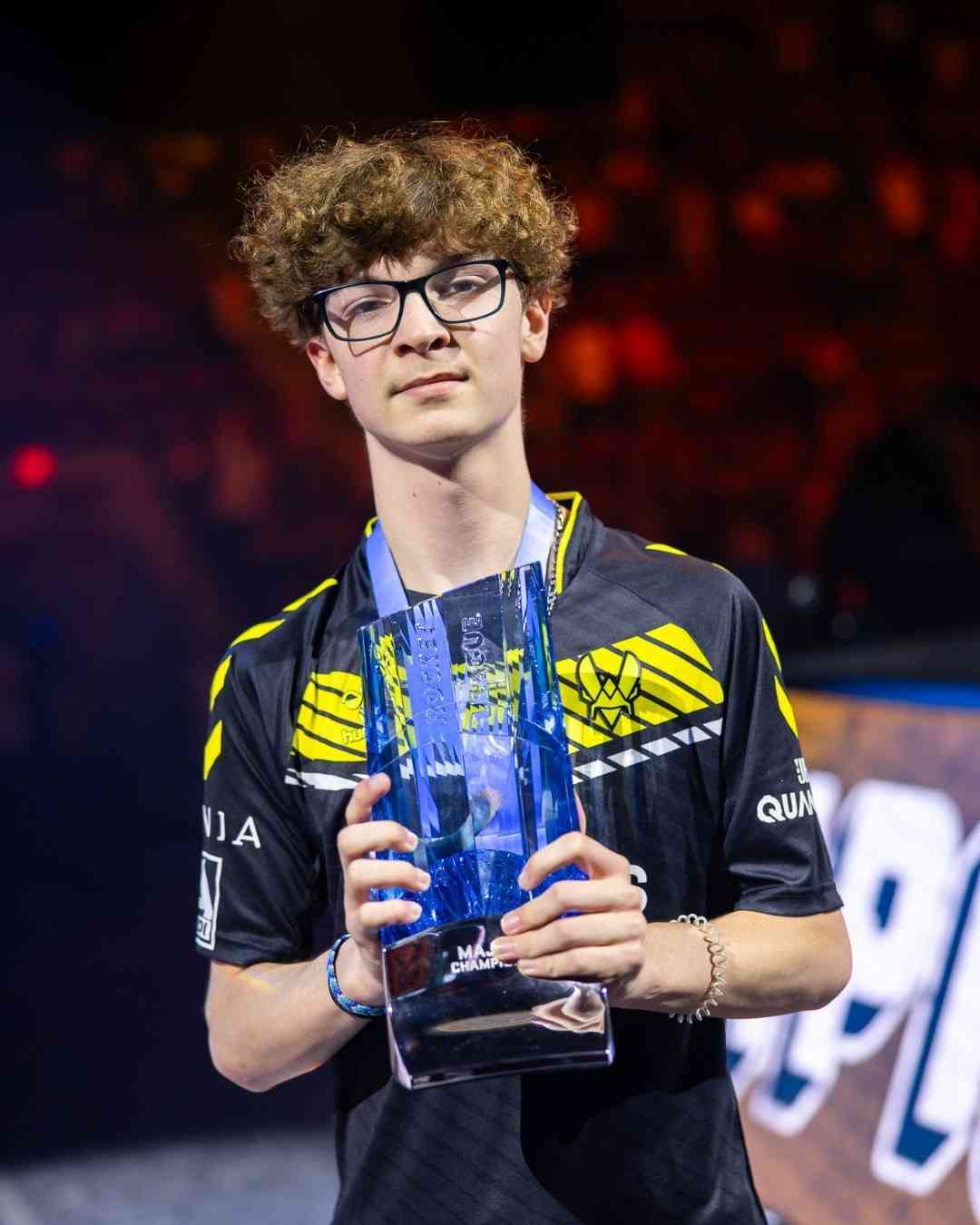 zen and the trophy of the Spring Split Major 2022-23 (Image Credits: Instagram/zenrl_official)