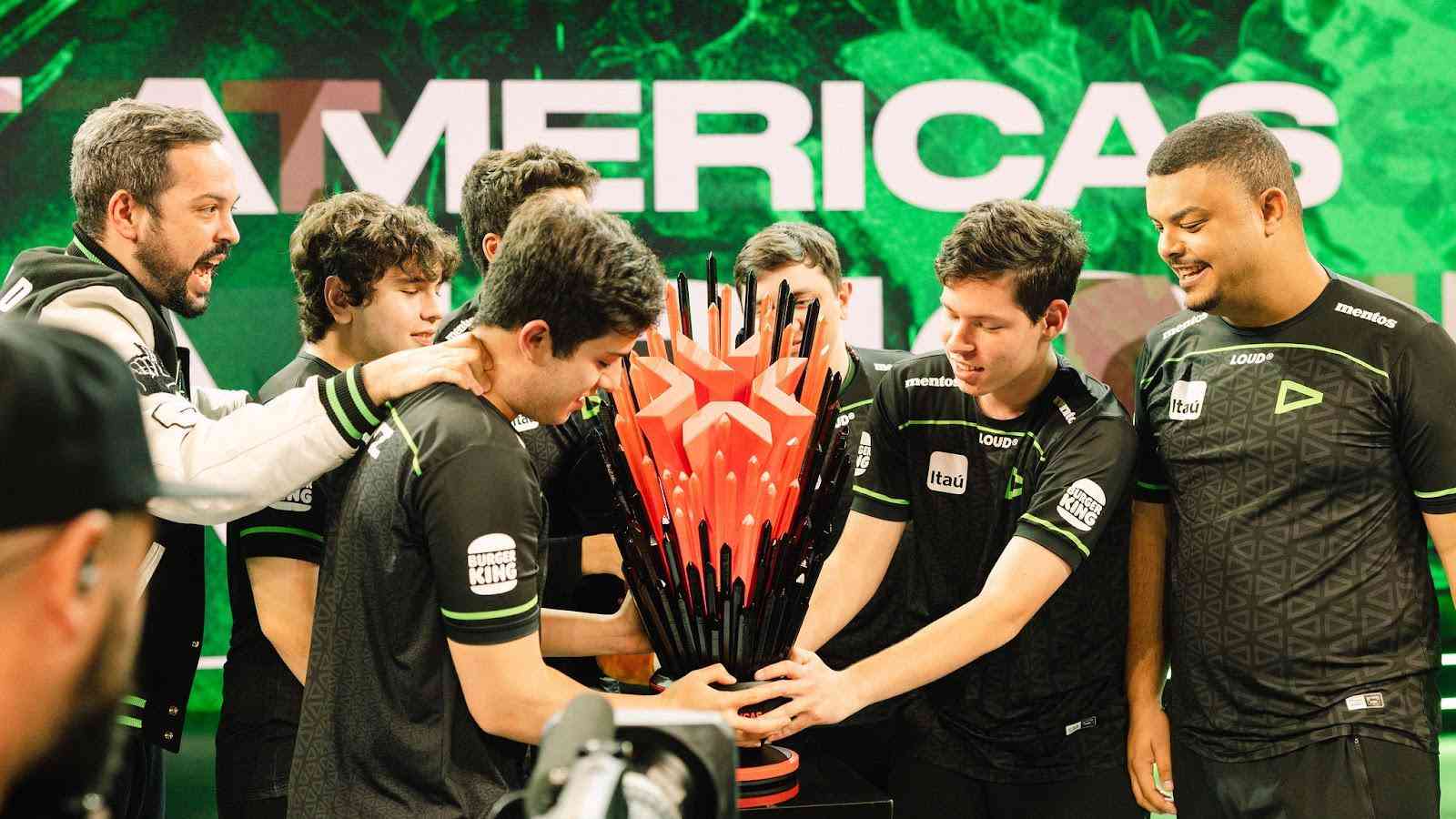 fRoD (far left) with the rest of LOUD as they lifted the VCT Americas trophy