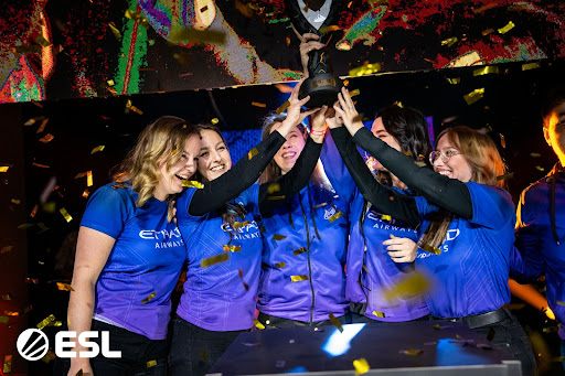 Nigma Galaxy lifting the ESL Impact Season 2 Finals trophy in JÃ¶nkÃ¶ping, Sweden | Image: Copyright ESL | [Luc Bouchon]