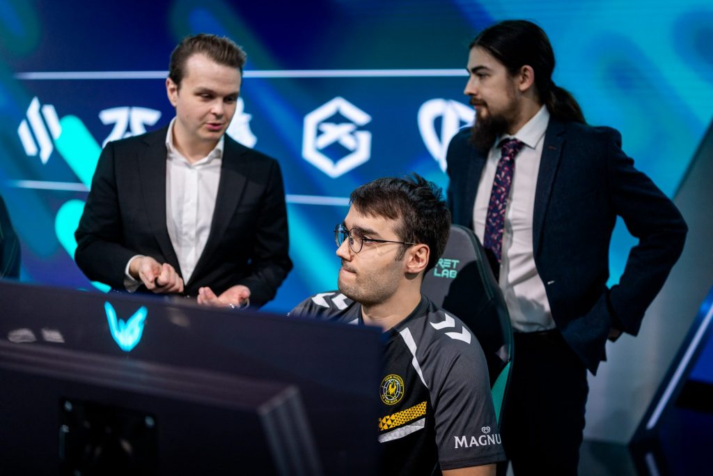 Nisqy Joins Vitality Hylissang