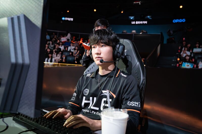 Peanut playing League of Legends