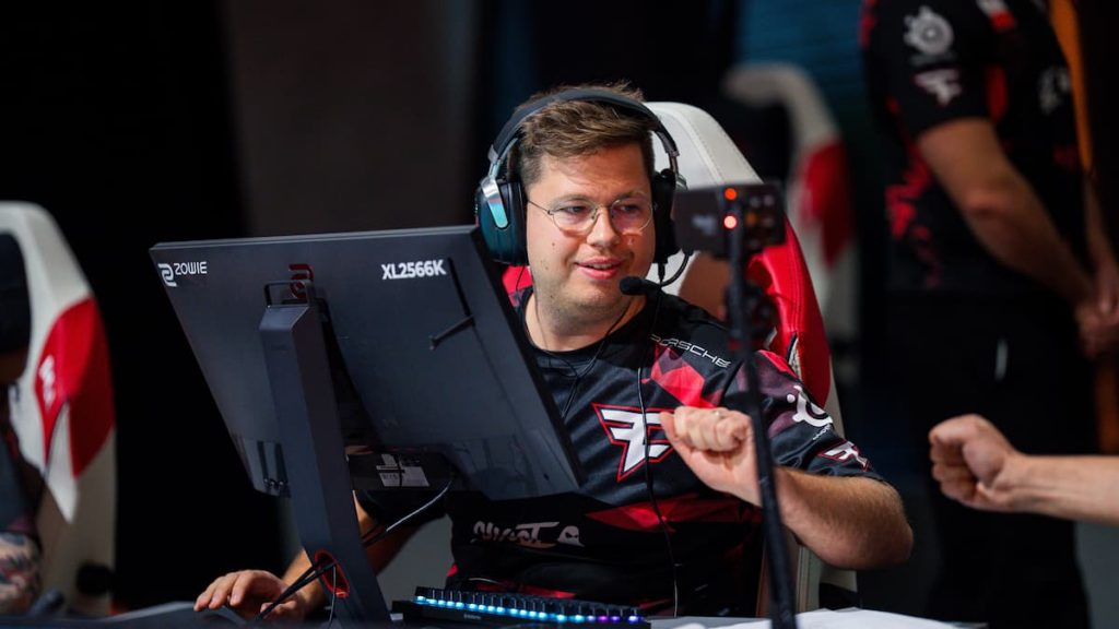 FaZe Take Down Passion UA to Secure Playoffs at StarLadder Budapest Major 2025